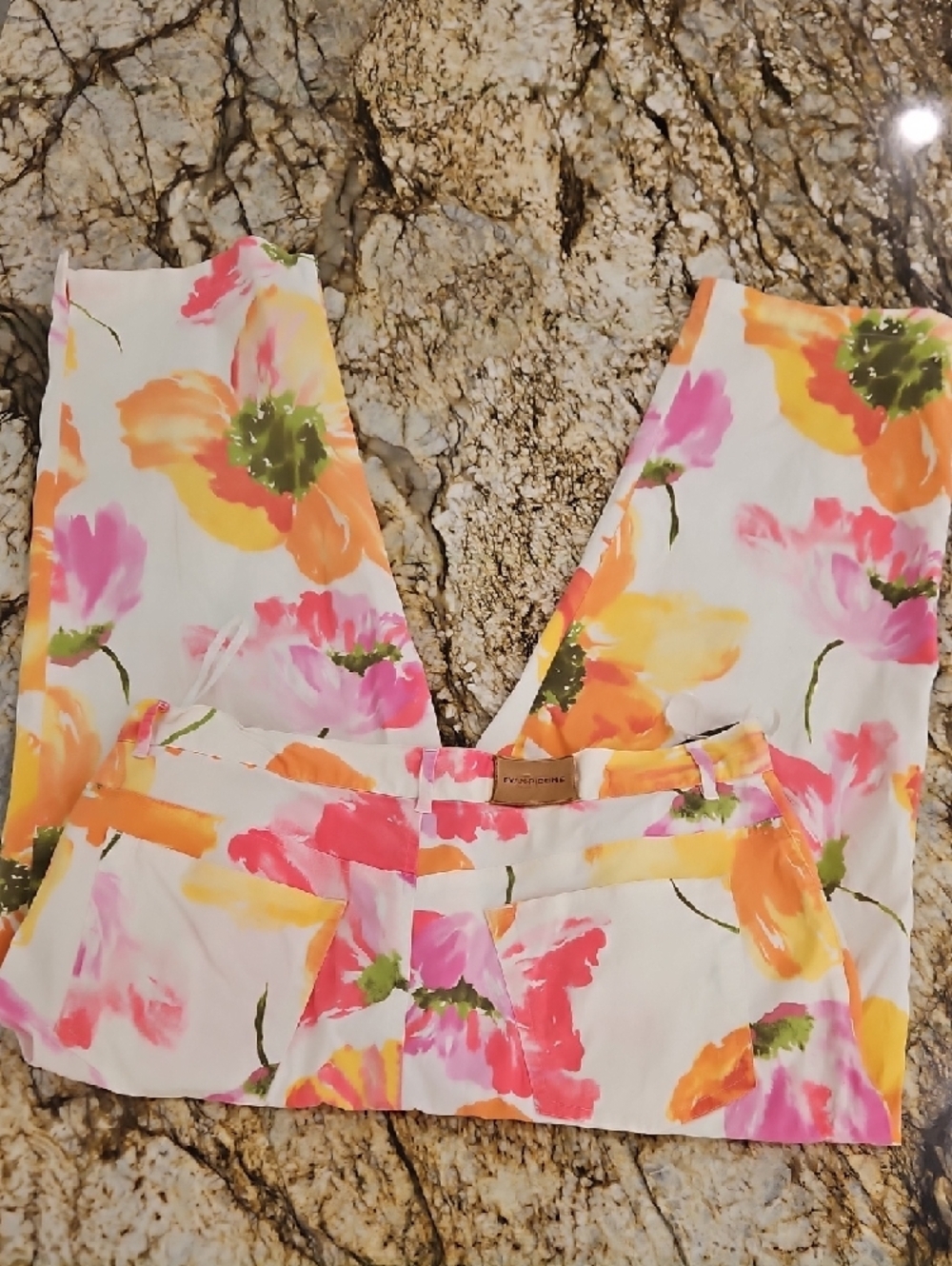 Evan Picone Pink and Peach Floral Pants. Size 16. Inseam 23". Rise Flat 12" - Picture 3 of 6